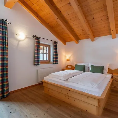 Schoeneben Op 't Suyden * Wald im Pinzgau